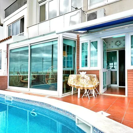 Pool By The Sea * Oeiras