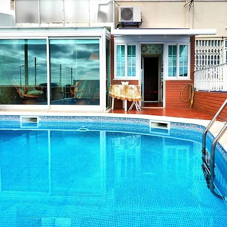Pool By The Sea * Oeiras