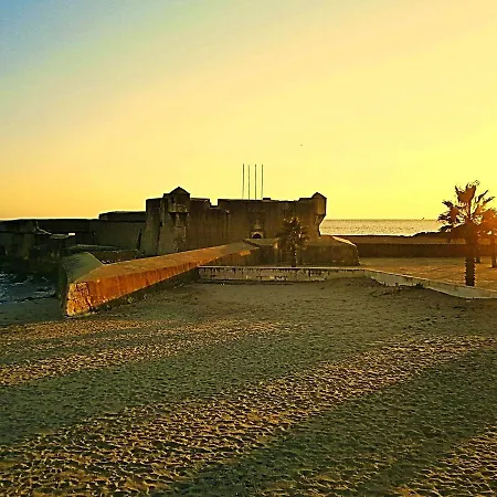 Pool By The Sea * Oeiras
